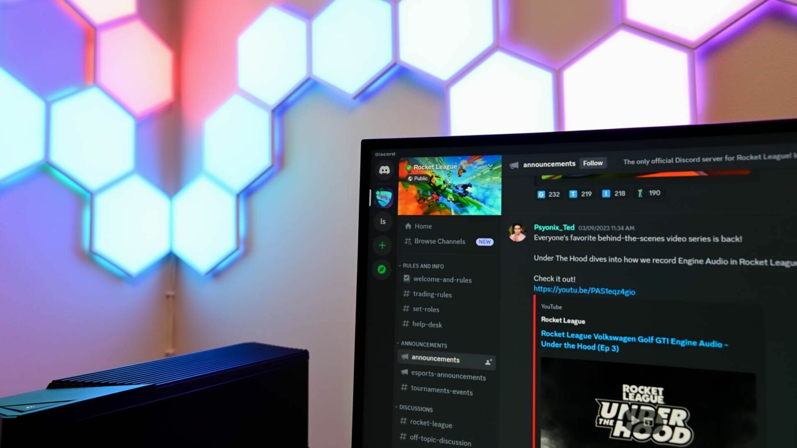 Discord visible on a PC screen.