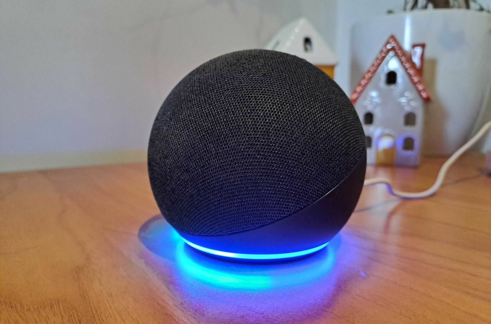 Photo of Echo speaker with spinning blue ring light.