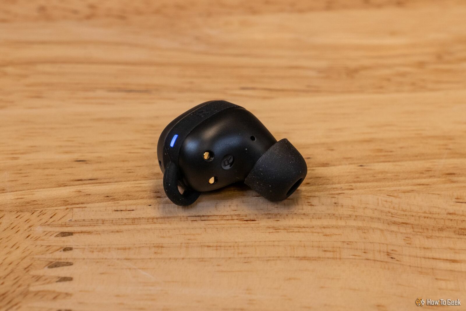 Single Earfun Free Pro 3 earbud at an angle