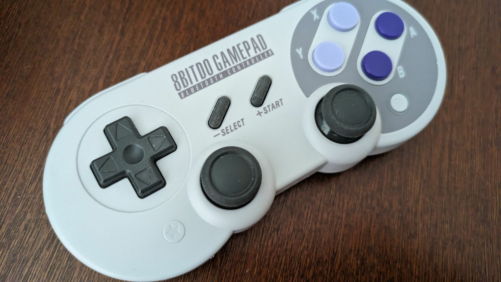 8BitDo SN30 closeup