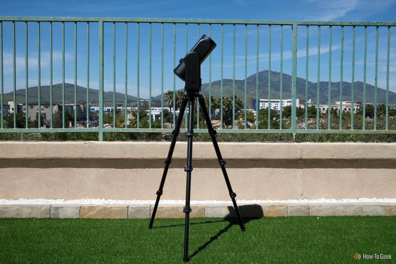 Unistellar Odyssey Pro on its tripod