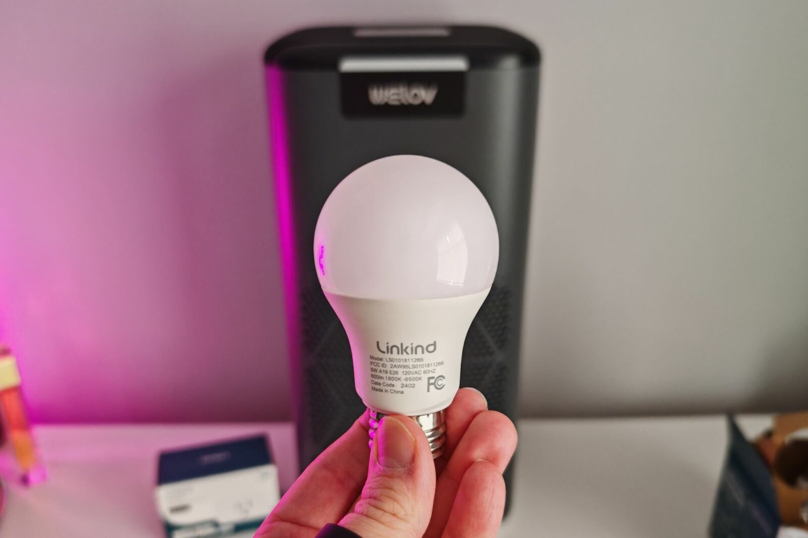 linkind bulb close up with welov air purifier in background